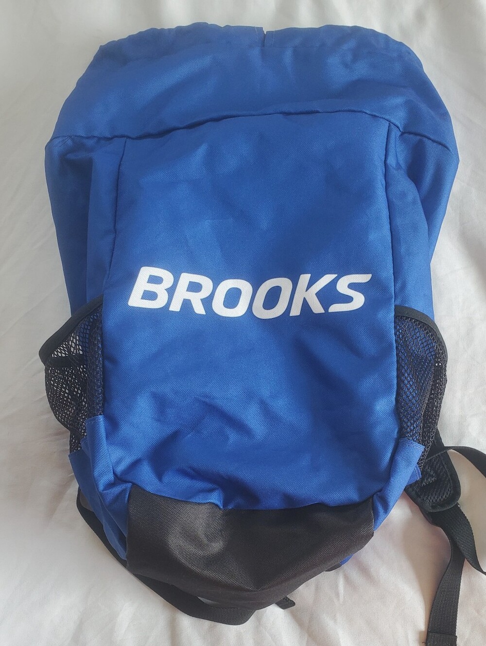 Brooks Let's Run There Royal Blue Backpack White Logo Nylon Mesh Pockets, Large